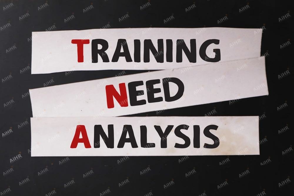 TNA (Training Needs Analysis) là quá trình xác định có hệ thống khoảng cách giữa năng lực hiện tại và năng lực mong đợi ở cấp tổ chức, bộ phận và cá nhân.