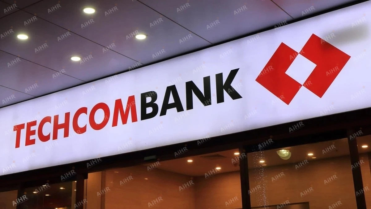 Techcombank theo đuổi chiến lược ngân hàng số với agile toàn tổ chức, đội ngũ dữ liệu mạnh và truyền thông “customer first”. OKRs được dùng để liên kết mục tiêu giữa các squad và khối.