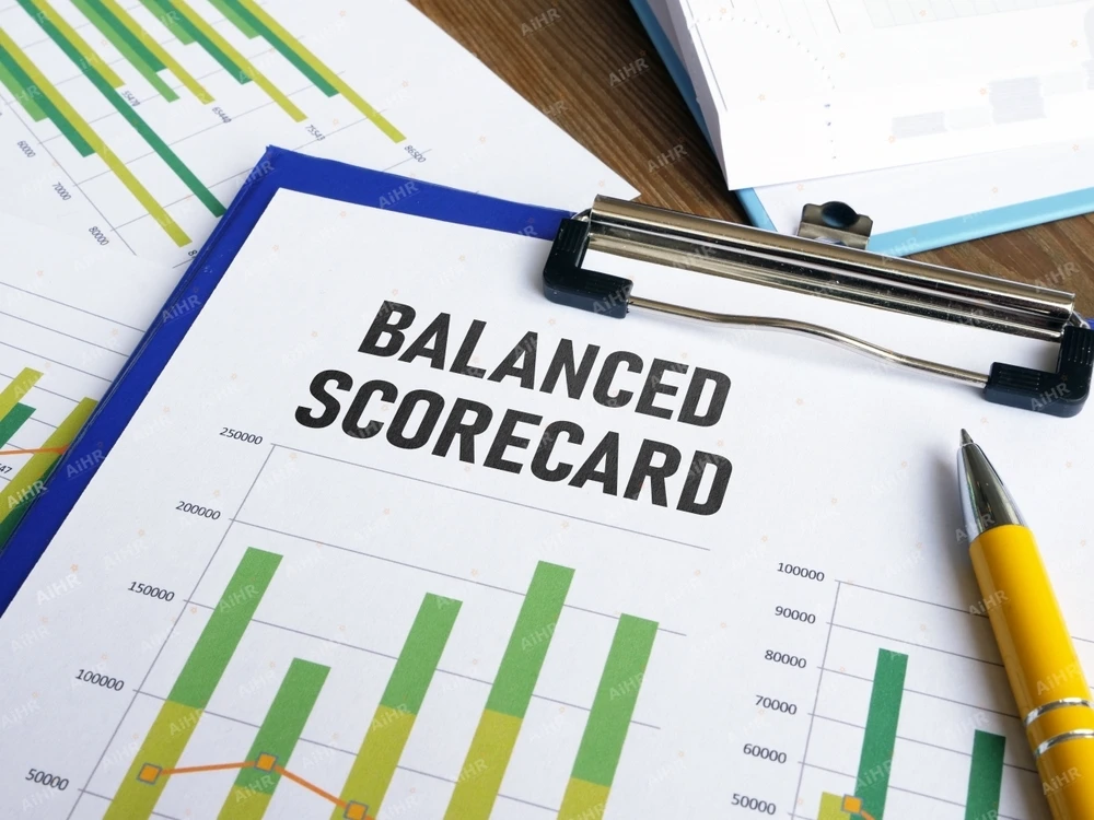 Việc ứng dụng mô hình Balanced Scorecard mang lại nhiều lợi ích thiết thực và sâu rộng, không chỉ giúp nhà quản lý tiết kiệm thời gian, tài nguyên mà còn định hướng toàn bộ tổ chức hành động theo tầm nhìn và chiến lược chung.