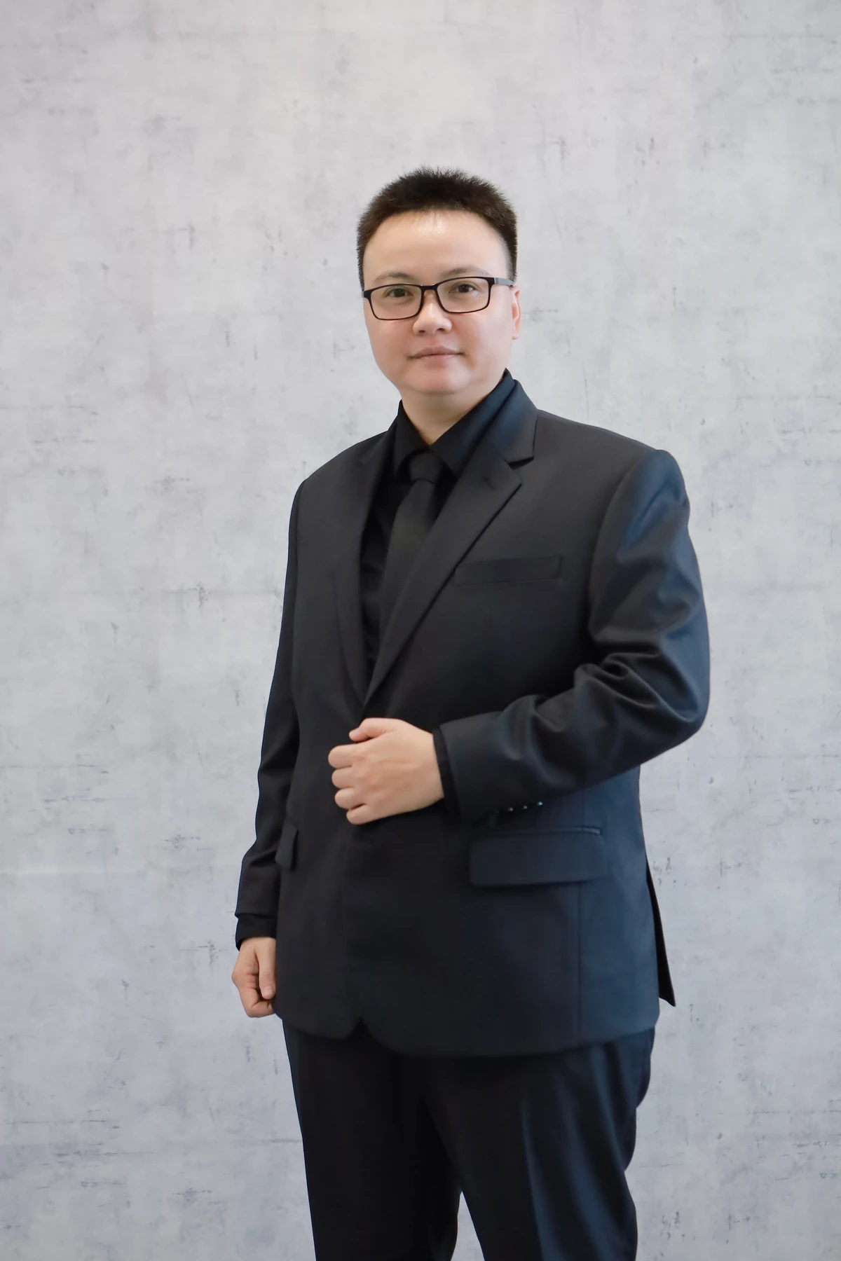 Mr. Tu Van